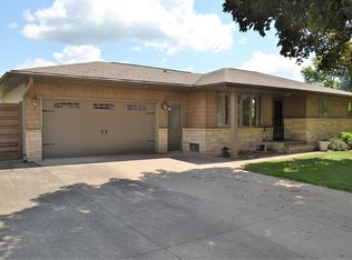 1421 Lakeshore Dr, Menasha, WI 54952