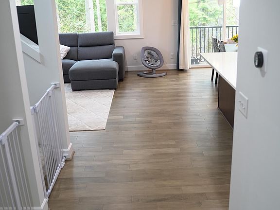 5th image of 22300 SE 43rd Pl