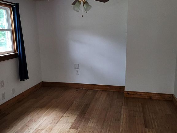 5th image of 4688 Briarwood Dr