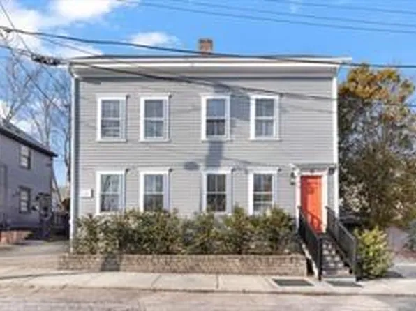 17 Willow St #1, Newport, RI 02840