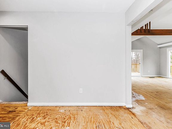 2nd image of 125 Governors Cir
