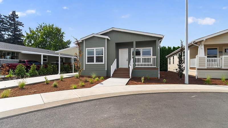 1st image of 2410 Lancaster Dr SE #1002