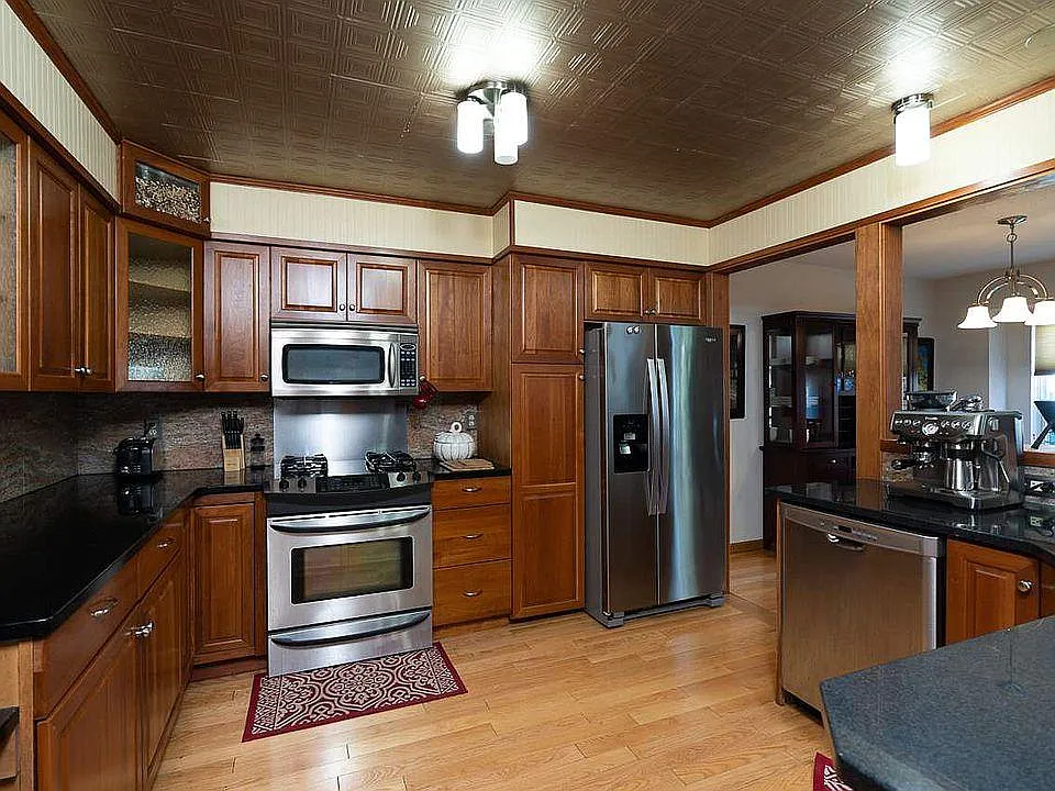 46 Empire Cir — Photo 2