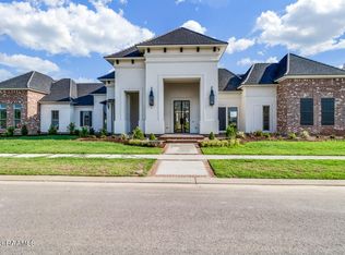 300 Rue De La Rochelle, Broussard, LA 70518