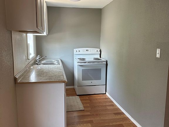 5th image of 1723 McGregor Ave #D