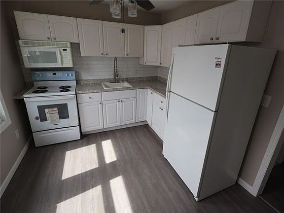2nd image of 37 Grace Ave Floor 2