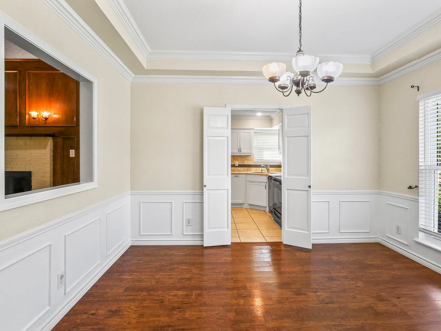 3 bed, 1652 sqft, $2,345 — Photo 4