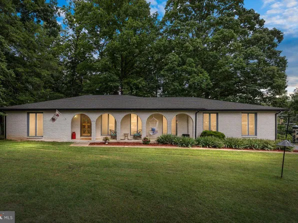 111 Kinloch Dr, Fredericksburg, VA 22401