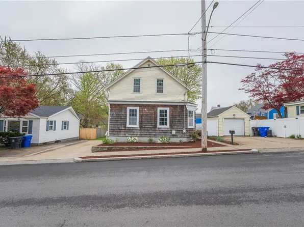 103 Burnside Ave E, Riverside, RI 02915