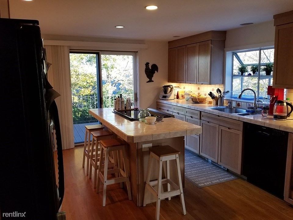 17 Shaw Rd. Brookline (Chestnut Hill) Unit Photo 10