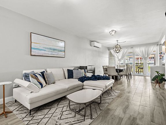 3rd image of 180 Palmas Dr #47D
