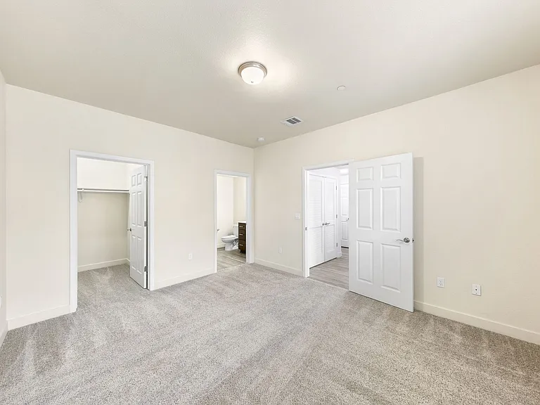 Luxe Ripon Apartments — Photo 35
