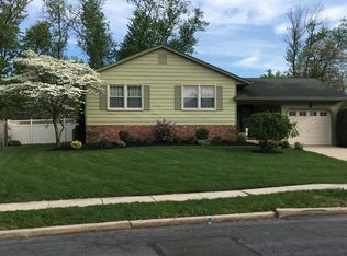 16 Spinning Wheel Ln, Clementon, NJ 08021