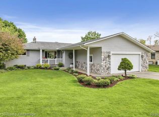 1184 Craven Dr, Highland, MI 48356