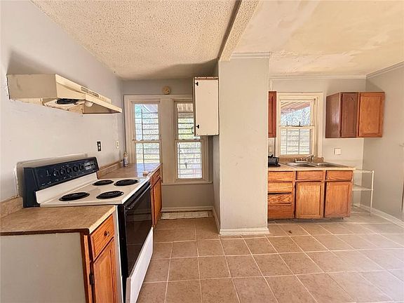 4th image of 3005 E 54th St
