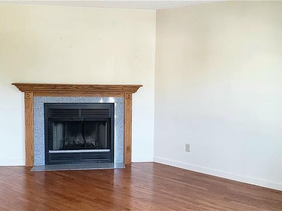 3rd image of 47 Morgan Ave APT 76