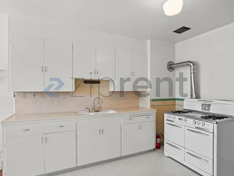 276 East Ave #U — Photo 15