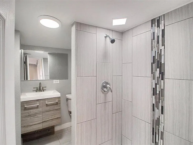 403 Julian St — Photo 13