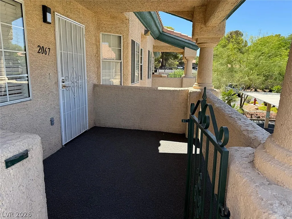 2 bed, 2.0 bath, 959 sqft, $2,000 — Photo 3