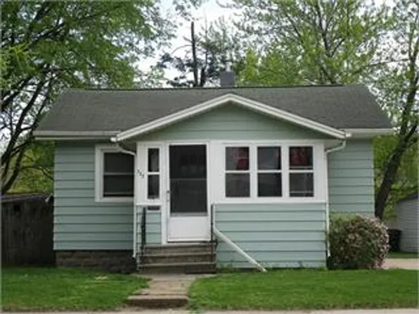 733 Dawson St, Waterloo, IA 50703