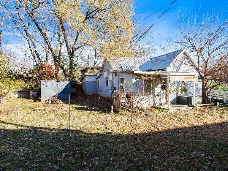 317 W Maddux St — Photo 4