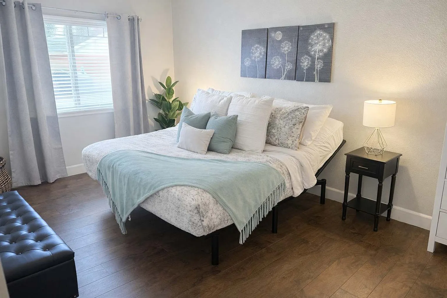 2 bed, 2.0 bath, 1496 sqft, $3,489 — Photo 3