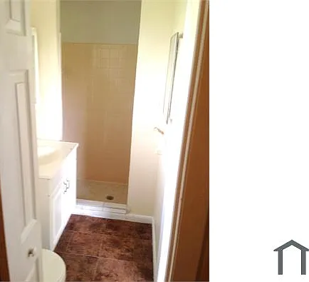 1446 Alwynne Dr — Photo 16