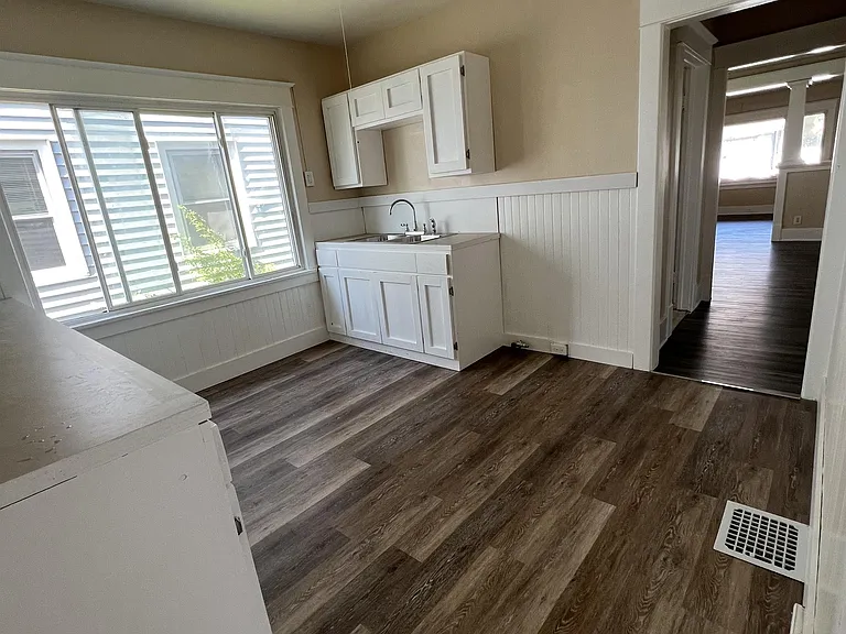 310 Chelsea Pl — Photo 18