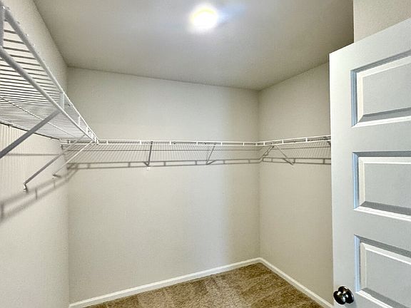 4th image of 4016 Pioneer Ln