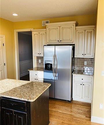 5th image of 207 Lakeview Dr