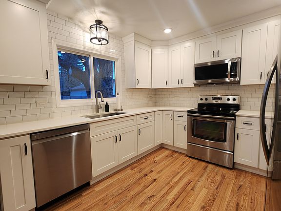 5th image of 521 Echo Ln