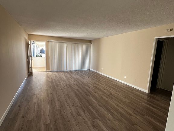 5th image of 2435 W 227th St #6d9c1d5f0