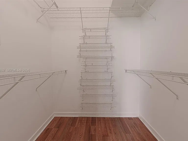 325 Biscayne Blvd #821 — Photo 14