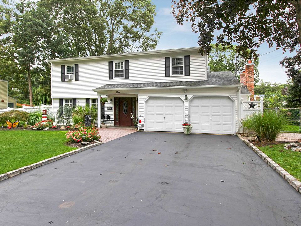 1st image of 9 Chatham Woods Dr