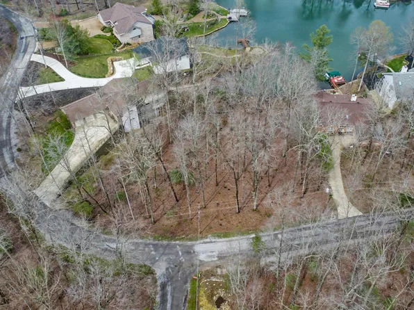 158 & 160 Lynhurst Dr, Crossville, TN 38558