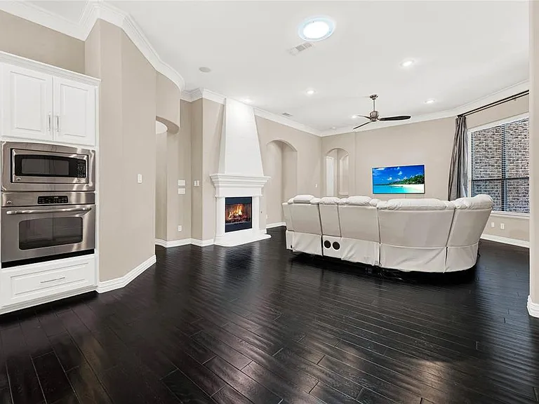 12035 Bryant Dr — Photo 7