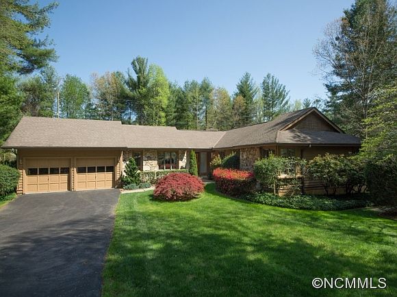 1st image of 107 Woodhaven Dr