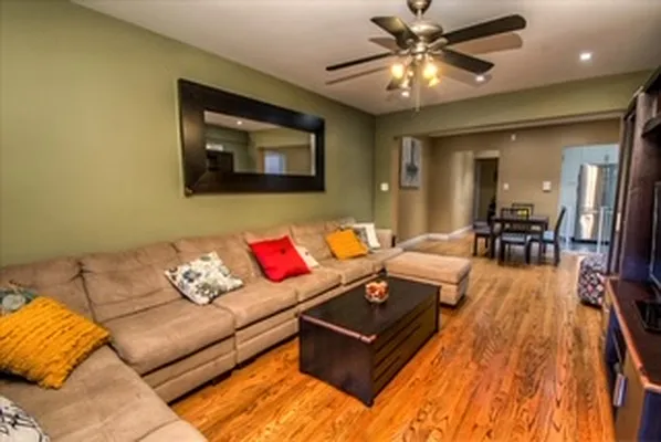 Sold by REMAX Elite | media 21