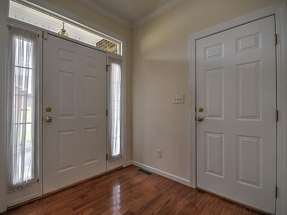 2nd image of 109 Keeneland Cir #109