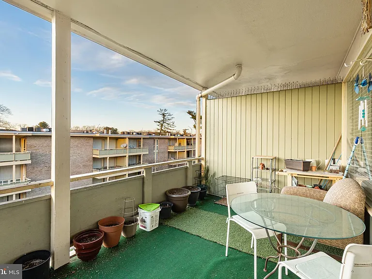 7244 Donnell Pl #D-2 — Photo 22