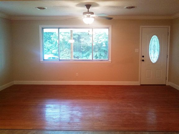 3rd image of 126 Newton Dr SE