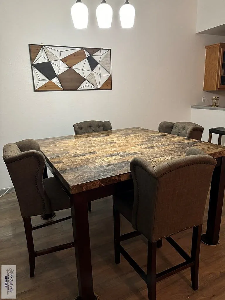 2 bed, 2.0 bath, 1114 sqft, $1,800 — Photo 2