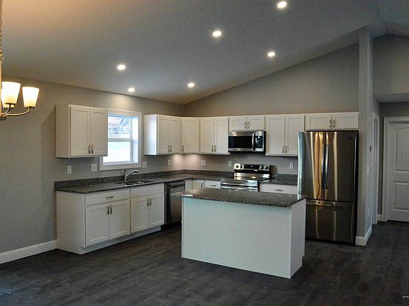 2nd image of 64 Knoll Crest Dr