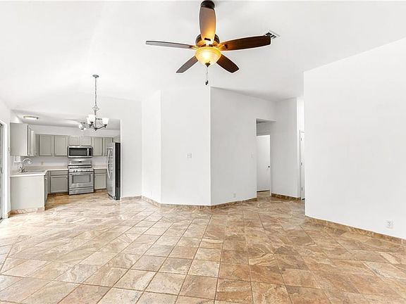 5th image of 1705 Mimosa Ln