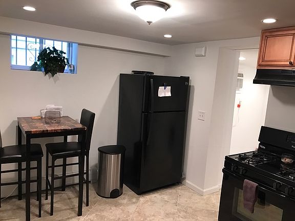4th image of 3461 Richmond Ave #1