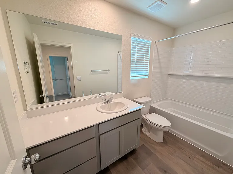 8406 Vermilion Dr — Photo 16