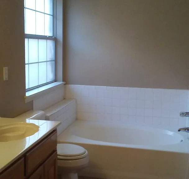 1328 Woodcreek Dr — Photo 5