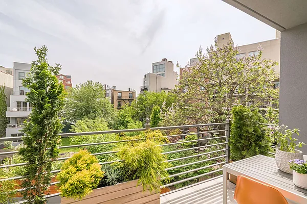 Sold by Compass | media 10