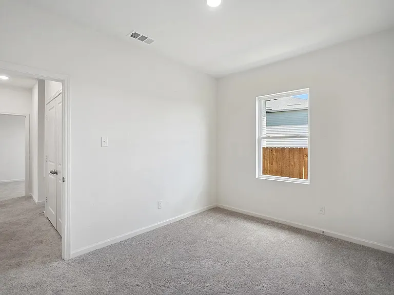 2116 Prairie Ln — Photo 12