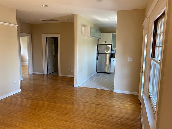 4th image of 468 N Marengo Ave #468
